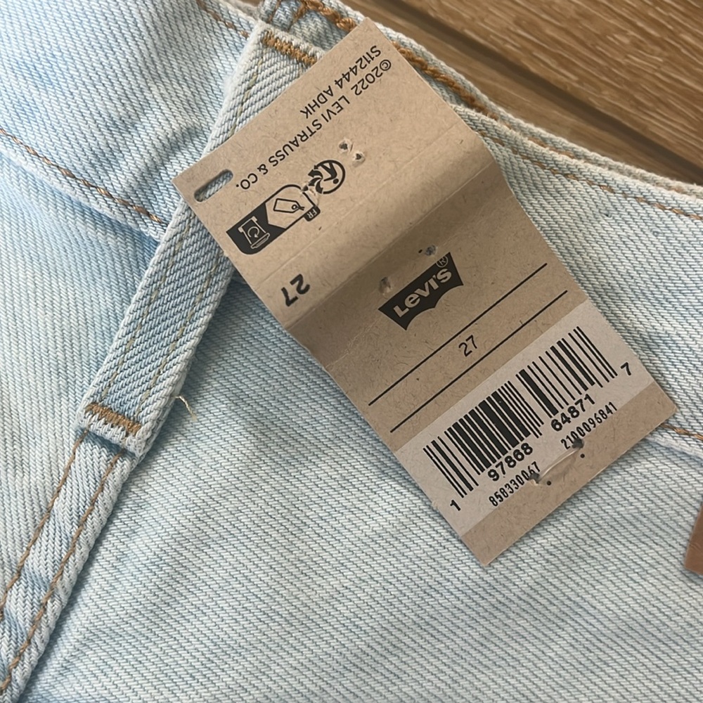 Levi's Light Wash Denim Cutoff Shorts - Picture 4 of 4